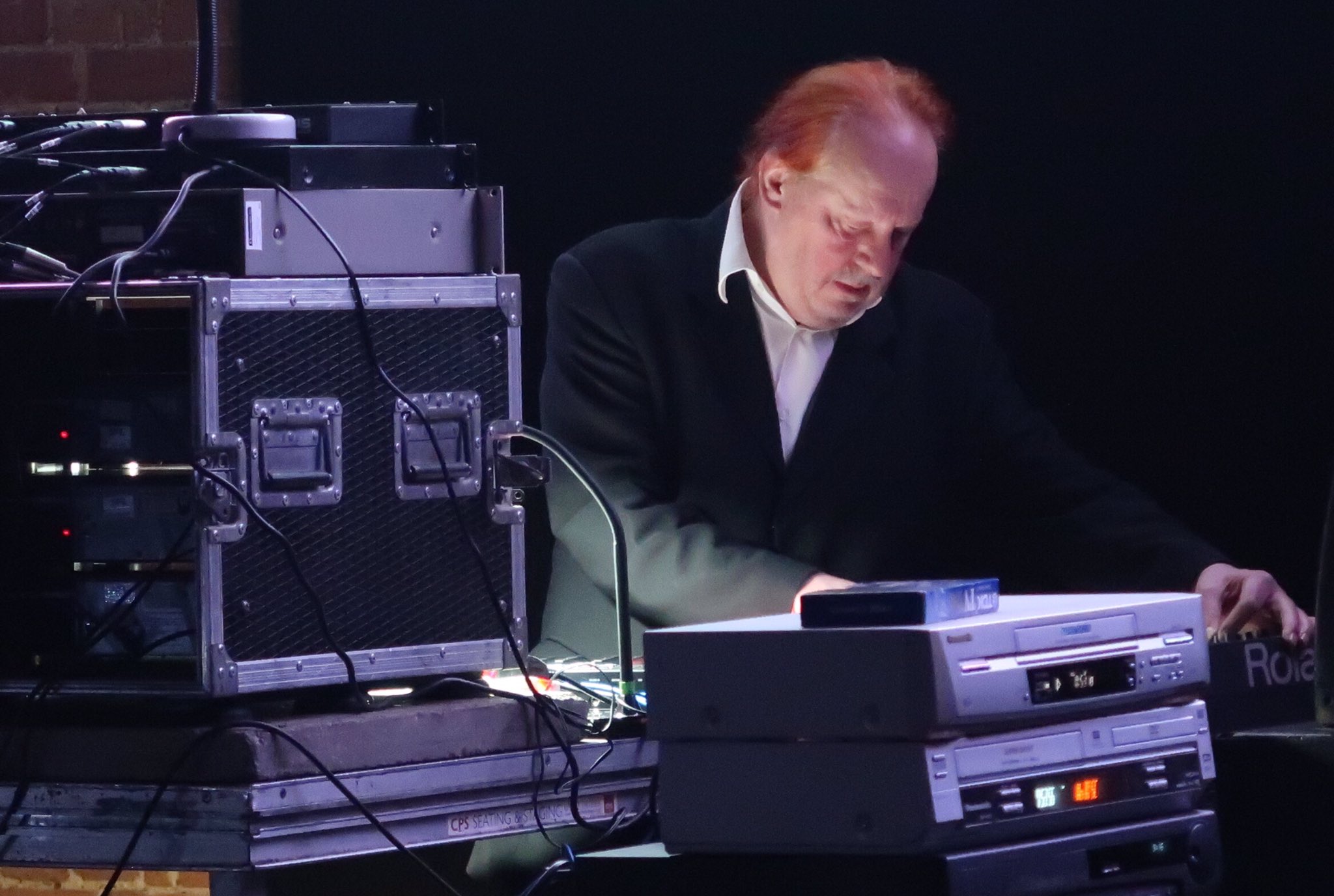 Cabaret voltaire - hai! (1982). Richard h. А н ричардс. Eric roberts. Cushman.